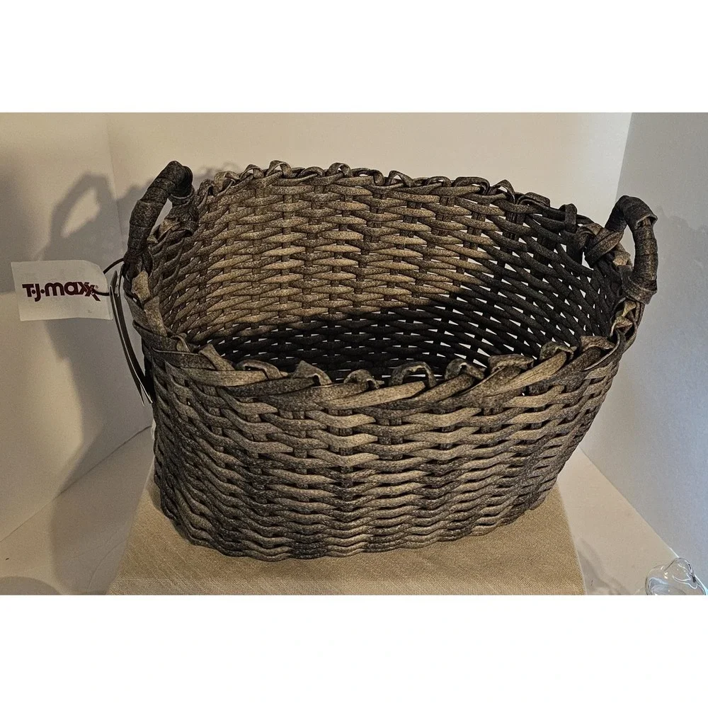 Broyhill Woven Brown Basket Handles NWT